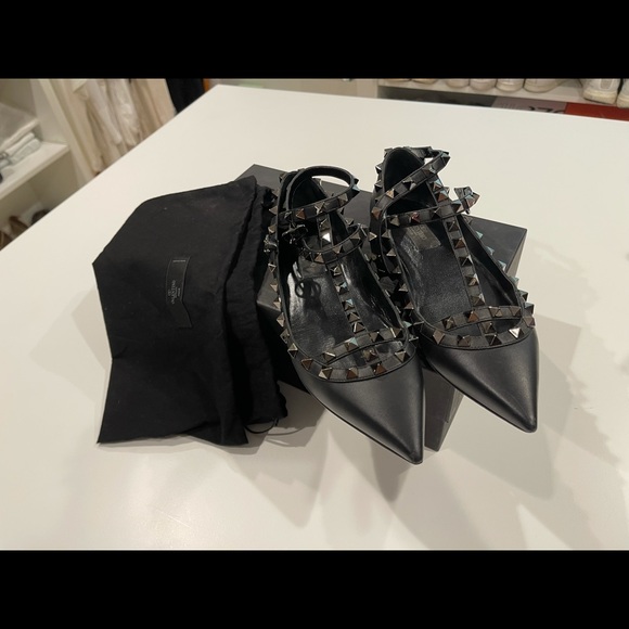 VALENTINO black Garavani Rockstud Cage Ballerina